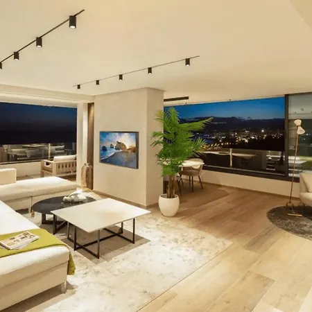 A Stunning Fully Renovated 3-bedroom Apartment
