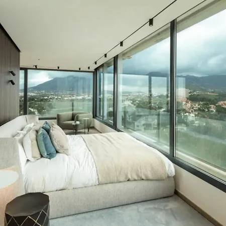 A Stunning Fully Renovated 3-bedroom *