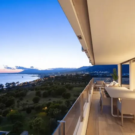 A Stunning Fully Renovated 3-bedroom * Marbella