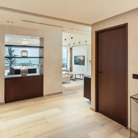 A Stunning Fully Renovated 3-bedroom Apartment Marbella